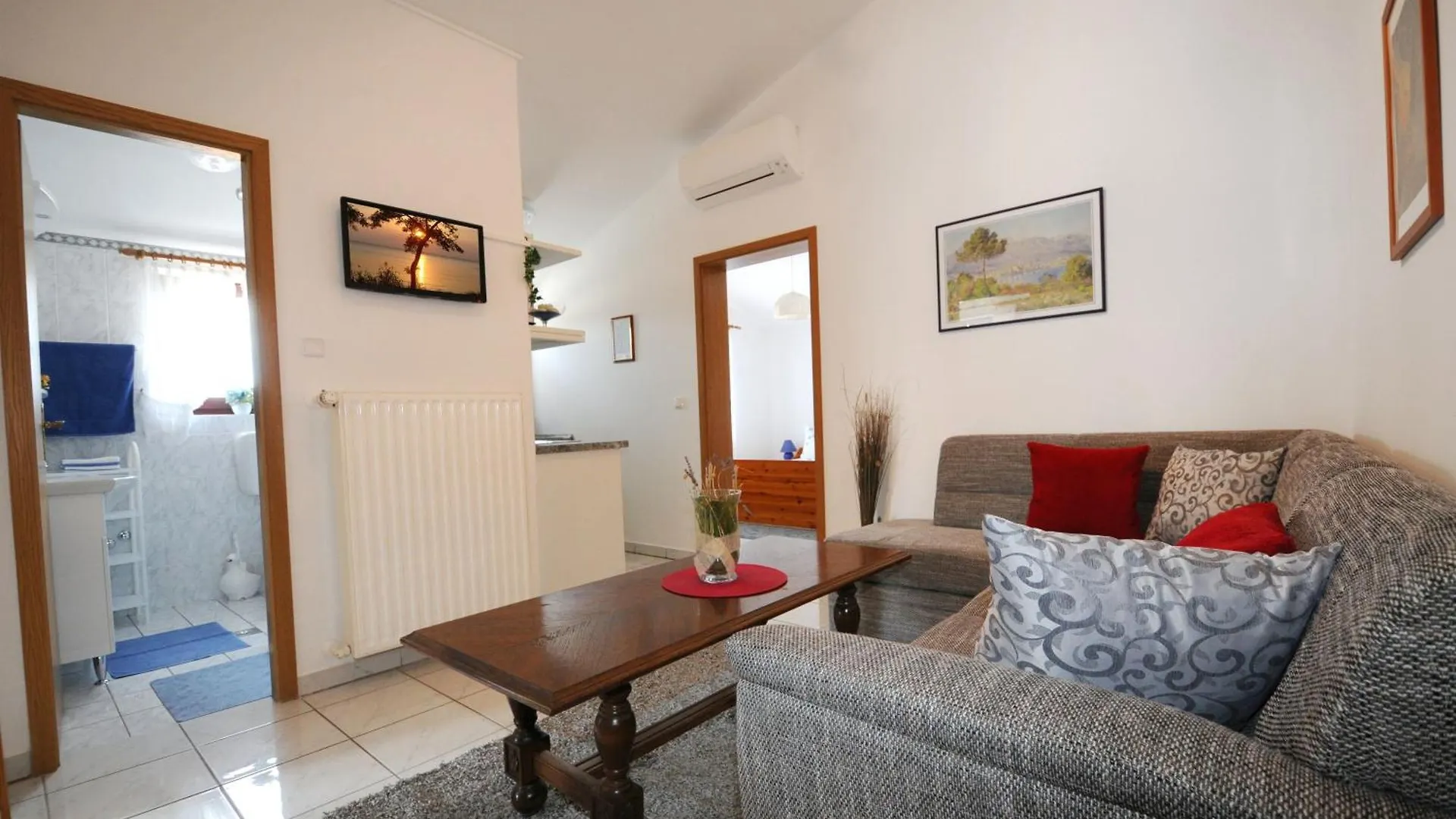 Ferienwohnungen Spadici Mit 2 Schlafzimmern 300M Bis Zum Strand Poreč Apartamento